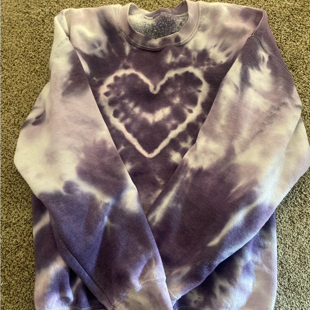 Urban Outfitter Heart Tie-Dye Purple Crew